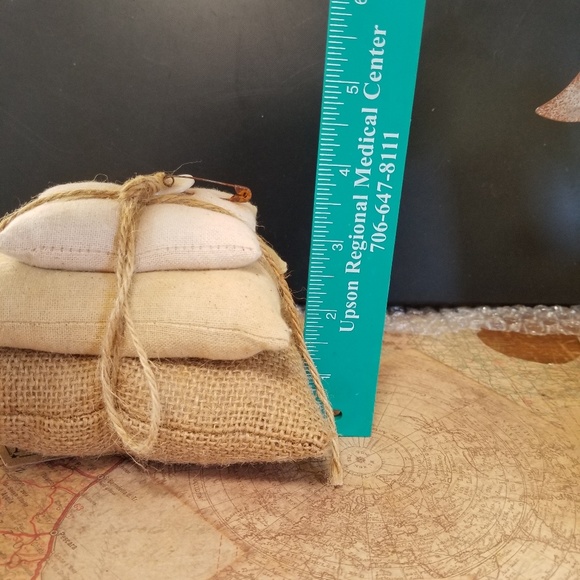 Honey & Me rustic pin cushion - Picture 6 of 7